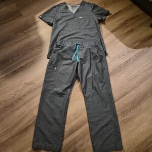 Figs Gray Scrub Set with Teal Drawstring